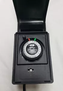 INTERMATIC Rain Tight Outdoor Timer Program Repeats Every 24 Hours Model HB32R - Picture 1 of 5