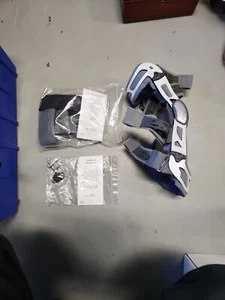 DonJoy OA Nano Small rechte mittlere Kniebandage mit Verstell- & Migrationsbändern - Bild 1 von 9