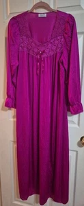 Vanity Fair Women's Fuscia Satin Feel Nightgown Size Medium - Picture 1 of 8