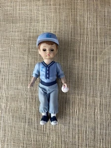 Muñeca de jugador de béisbol Madame Alexander vintage Team Mates para McDonald’s Blue Boy - Imagen 1 de 5