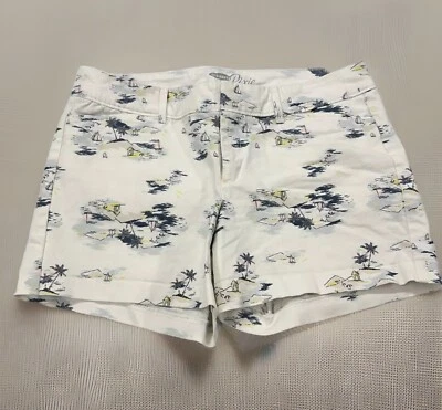 Old Navy Pixie Women Floral Print Flat Front Stretch Casual Shorts 6 Regular - Image 1 of 4