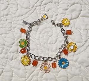 Handmade Fashion Flower Charm Bracelet 8 inches - Picture 1 of 3