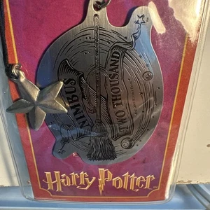 Harry Potter Metall Lesezeichen NIMBUS ZWEITAUSEND von Scholastic Books Sammler - Bild 1 von 3