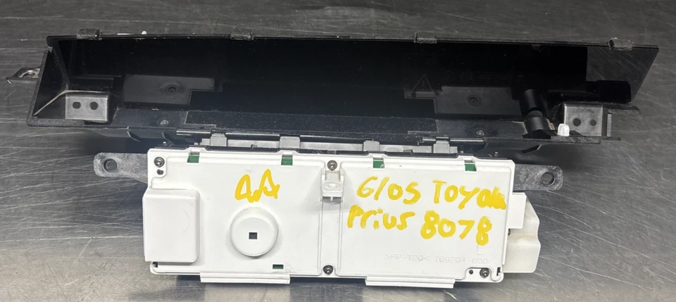 2005 2006 Toyota Prius Instrument Speedometer Gauge Cluster - Image 1 of 4