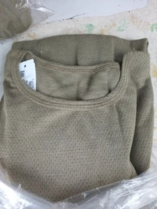 USGI Undershirt, Insulated Large Reg - Picture 1 of 4