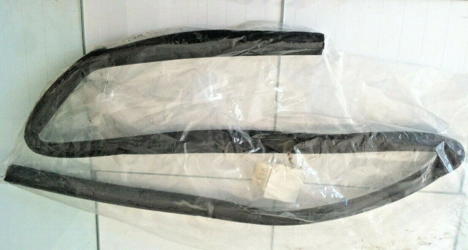 2009-2020 Dodge Journey Right Rear Door Weatherstrip OEM Mopar 05076872AD - Image 1 of 4