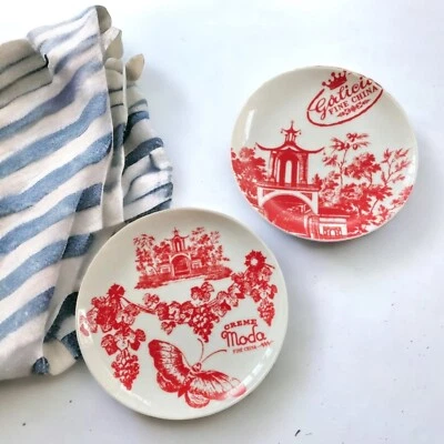 Anthropologie Red Toile Chinoiserie Ensalada Postre Juego 2 Mariposas Chinas Foto 1 de 4