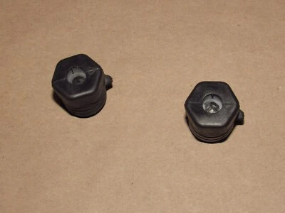 Резиновый ограничитель бампера регулятора капота 99-05 Mazda Miata от оригинального производителя - Изображение 1 из 2