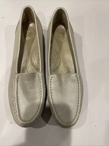 SAS Tripad Comfort Slip On Shoes 7.5S Cream, Tan, Walking Comfortable Foot Bed - Picture 1 of 10