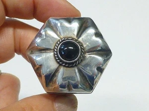 Th-46 Mexico Domed Hexagon Shaped Onyx 925 Sterling Silver Pill Box Vintage - Picture 1 of 4