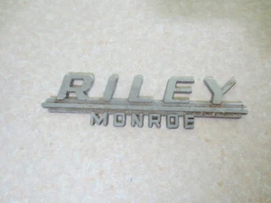 Riley of Monroe Louisiana dealership car badge / emblem - - Imagen 1 de 5