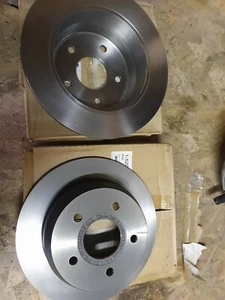 Jeep Grand Cherokee original und neue Bremsscheiben hinten 52008184AB  - Bild 1 von 6