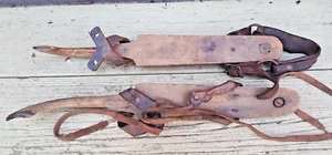 PRIMITIVO PAR DE PATINES DE HIELO CUERO INIGUALABLE METAL MADERA LATÓN DECORACIÓN ANTIGUA - Imagen 1 de 5