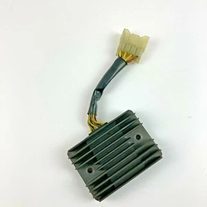 RECTIFICADOR REGULADOR DE VOLTAJE KAWASAKI ZX-9R ZX900C NINJA 1998-1999  - Imagen 1 de 5