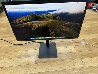 LG 27MD5KL-B 27-inch Ultrafine Widescreen 5k IPS Monitor Mac Compatible - Image 1 of 4