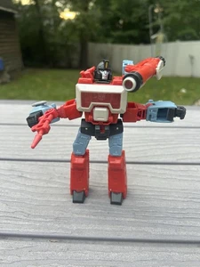 Transformers Studio Series 86 Deluxe Class Perceptor - Picture 1 of 8