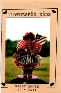Muñeca patriótica Raggy Annie patrón artesanal por Clothespin Kids - Imagen 1 de 2