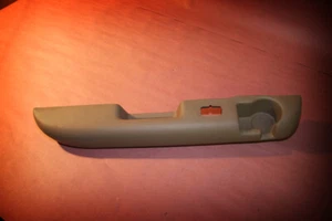 New GMC 95-02 BLAZER JIMMY SONOMA 15701331 REAR LEFT ARMREST - Bild 1 von 4