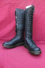 dr martens 1b60 black virginia
