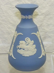 Wedgwood Jasperware Bud Vase Neoclassical Cameo Aurora Cupid Oracle Asleep Vtg - Picture 1 of 9