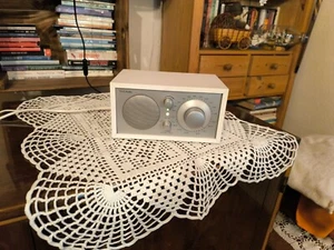 Tivoli Audio -MODEL ONE -Design Henry Kloss--silber-weiss - Bild 1 von 5