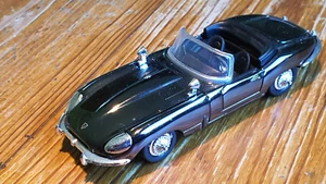 Altes Modellauto Jaguar-E-Type in silber von New Ray 1:43 aus Sammlungsauflösung - Bild 1 von 11