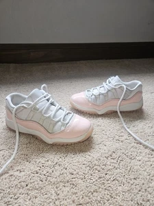 air jordan 11 low pink Kinder Gr. 1Y Schuhe - Bild 1 von 5