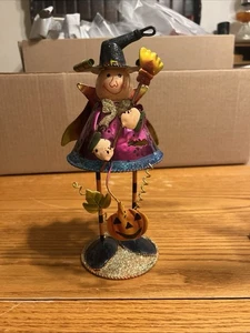 Halloween Metall niedliche Hexe Wackel Frühling Dekoration gruselig Wohndeko - Bild 1 von 8