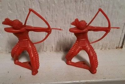 Lote de 2 figuras indias MPC de colección arco de plástico rojo Foto 1 de 4