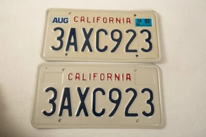 Targa California 1993 (A3L/JSF6) coppia 3AXC923 etichetta agosto bianco blu tinta unita - Foto 1 di 5