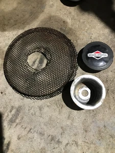 box2 Briggs & Stratton 31P677 19.5HP ROTATING SCREEN, STARTER CUP & COVER PLUG - Picture 1 of 3