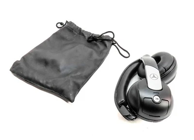 2012 MERCEDES GL450 (X164) MERCEDES REAR ENTERTAINMENT SYSTEM HEADPHONES w/CASE - Image 1 of 4