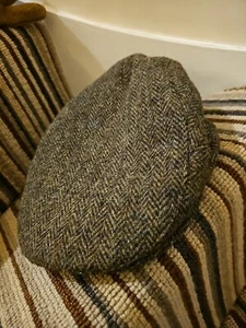 GENTS SCOTTISH HARRIS TWEED WOOL FLAT CAP FISHING HUNTING HIKING SCOTS BUNNET - Picture 1 of 4
