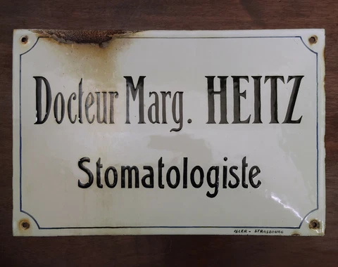 Antique Original 1900s - 1920s French Enamel Convex Metal Surgeon / Dentist Sign Cover