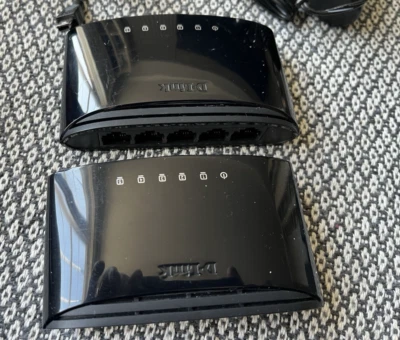 2 x D-Link DES-1005D 5-port fast ethernet unmanaged desktop switch hub internet - Image 1 of 4