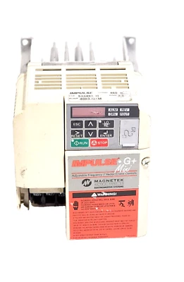 Unidade de frequência ajustável Magnetek CIMR-VU4A0004BAA 460V 3.4A NÃO TESTADA. - Imagem 1 de 4