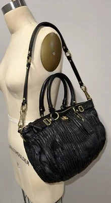 Bolso de hombro Coach Madison de cuero negro recogido 18620 Foto 1 de 4
