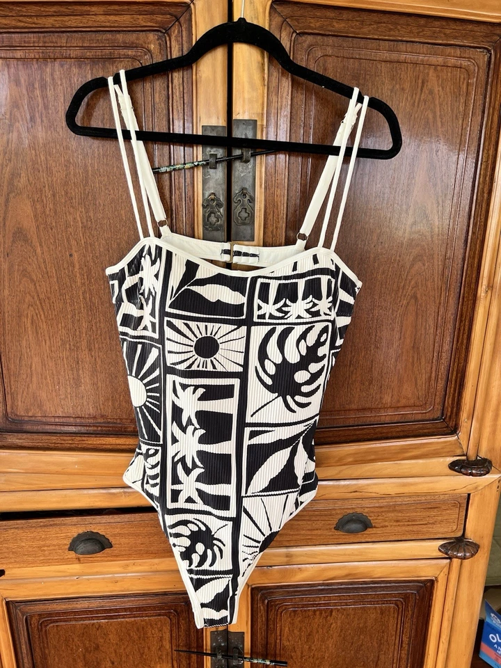 Nuevo con etiquetas Rip Curl Santorini Sun, crema y negro textual de una sola pieza, DD 2XL Foto 1 de 4