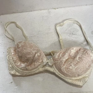 Victorias Secret Lace Padded Ivory & Blush Bra NWT 34B - Picture 1 of 6