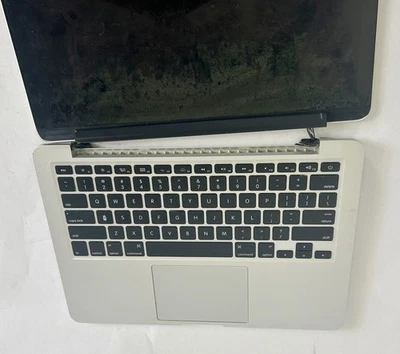 MacBook Pro A1502 *FOR PARTS ONLY* - Image 1 of 4