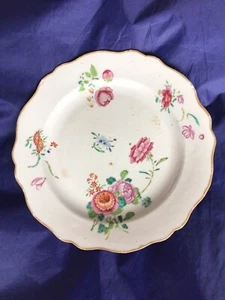 18th c Chinese Qianlong famille rose Plate with scalloped edge - Picture 1 of 7