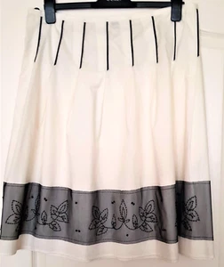 Lovely M&S / MARKS & SPENCER AUTOGRAPH COTTON SKIRT : BEADING DETAIL: 20 , L 27" - Picture 1 of 6