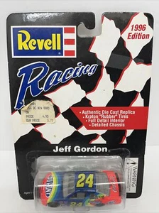 Jeff Gordon #24 NASCAR Dupont Chevrolet 1996 Revell scala 1:64 pressofuso nuovo - Foto 1 di 12