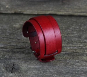 Pulsera de cuero rojo, puño hombre, accesorios mujer. - Imagen 1 de 9