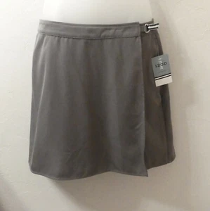 IZOD Hamptons II Dark Green Skort Shorts Size 10 NWT - Picture 1 of 2