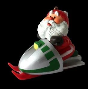 Moto de nieve Papá Noel 1984 adorno de colección Hallmark deporte de aventura - Imagen 1 de 6