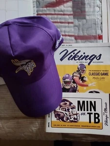 Minnesota Vikings Bud Grant hat and Original Game Program - 9/10/2023 - Picture 1 of 1