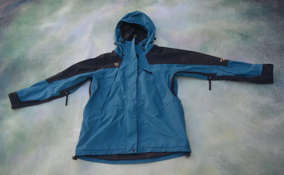 Chaqueta Mountain Hardwear Talla Juvenil Pequeña (8). Foto 1 de 4