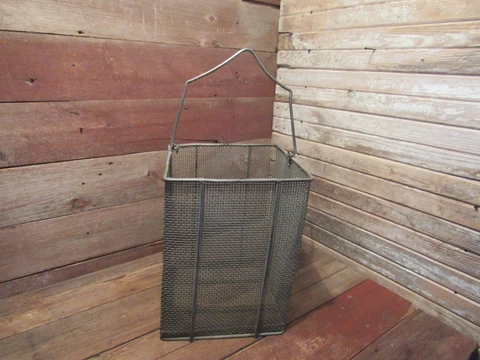Vintage LARGE Metal Wire Mesh Basket Industrial Country Cooking Deep Frying? Cover