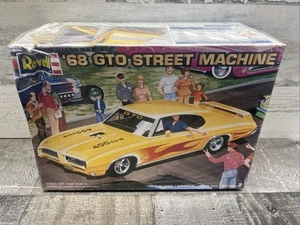 Kit de máquina de calle Revell '68 GTO # 85-2985 caja abollada sellada de fábrica 1:24 - Imagen 1 de 1
